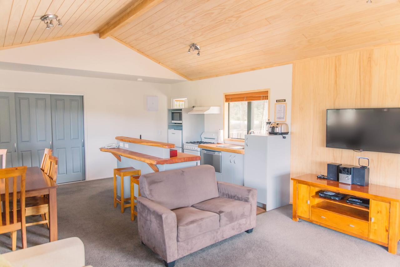 Вилла Tangiaro Retreat Port Charles Экстерьер фото